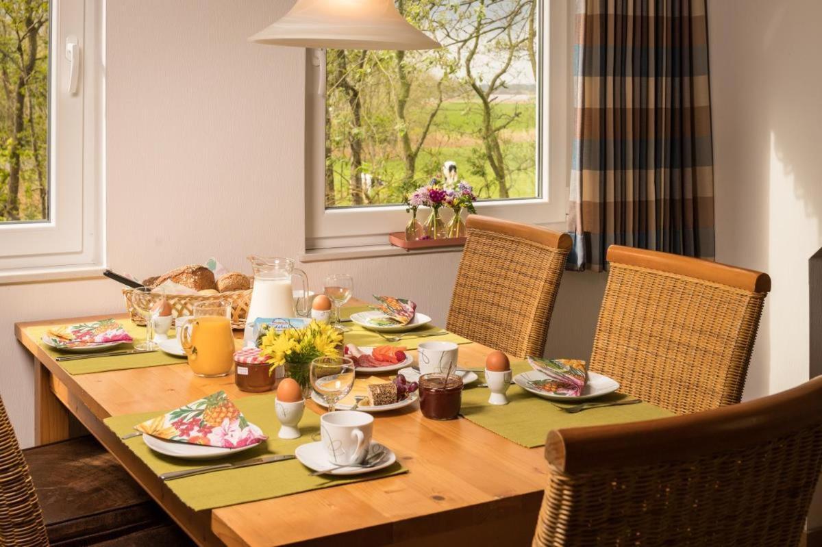 Appartamento Friesenhof Janssen - Urlaub Auf Dem Bauernhof Neuharlingersiel Esterno foto