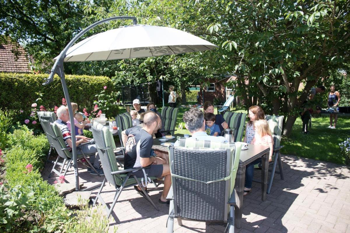 Appartamento Friesenhof Janssen - Urlaub Auf Dem Bauernhof Neuharlingersiel Esterno foto