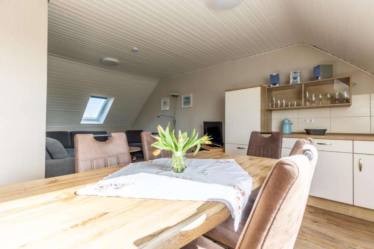 Appartamento Friesenhof Janssen - Urlaub Auf Dem Bauernhof Neuharlingersiel Esterno foto