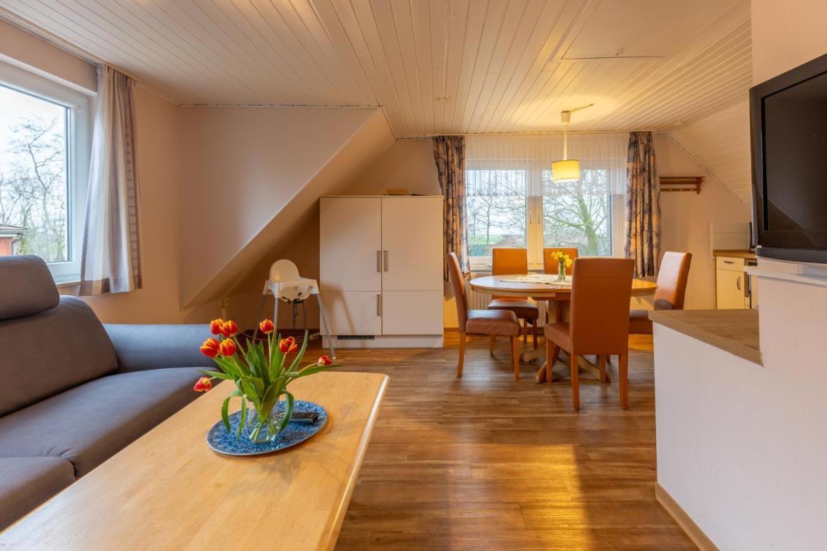 Appartamento Friesenhof Janssen - Urlaub Auf Dem Bauernhof Neuharlingersiel Esterno foto